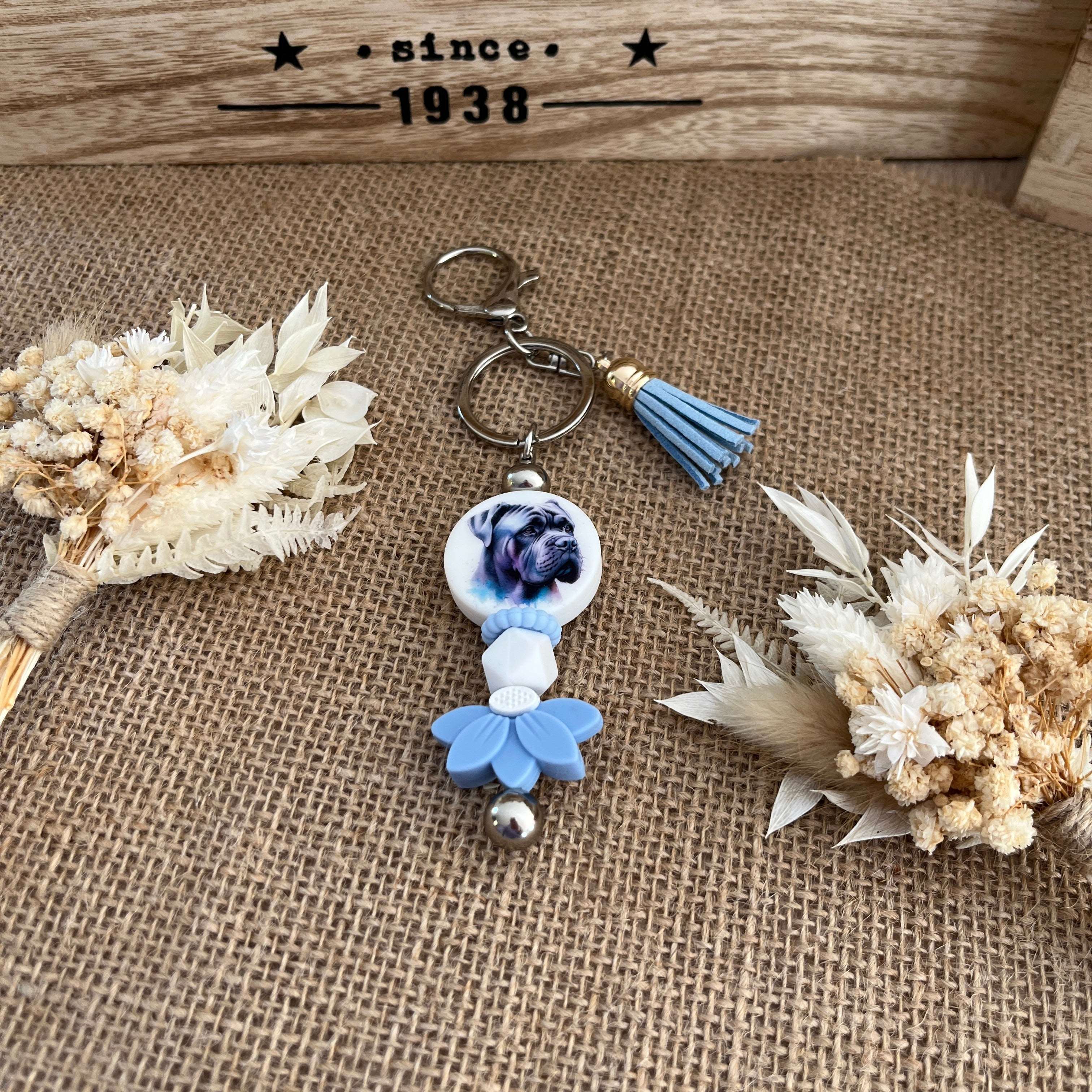 Bijou de sac chien bleu – Porte-clé Bulldog avec pompon Lanyard & Co