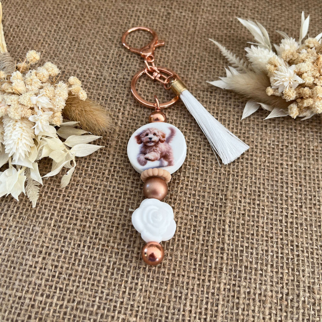 Bijou de sac chien en perles de silicone – Porte-clé pompon blanc – Accessoire sac fait main Lanyard & Co