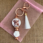Bijou de sac chien en perles de silicone – Porte-clé pompon blanc – Accessoire sac fait main Lanyard & Co