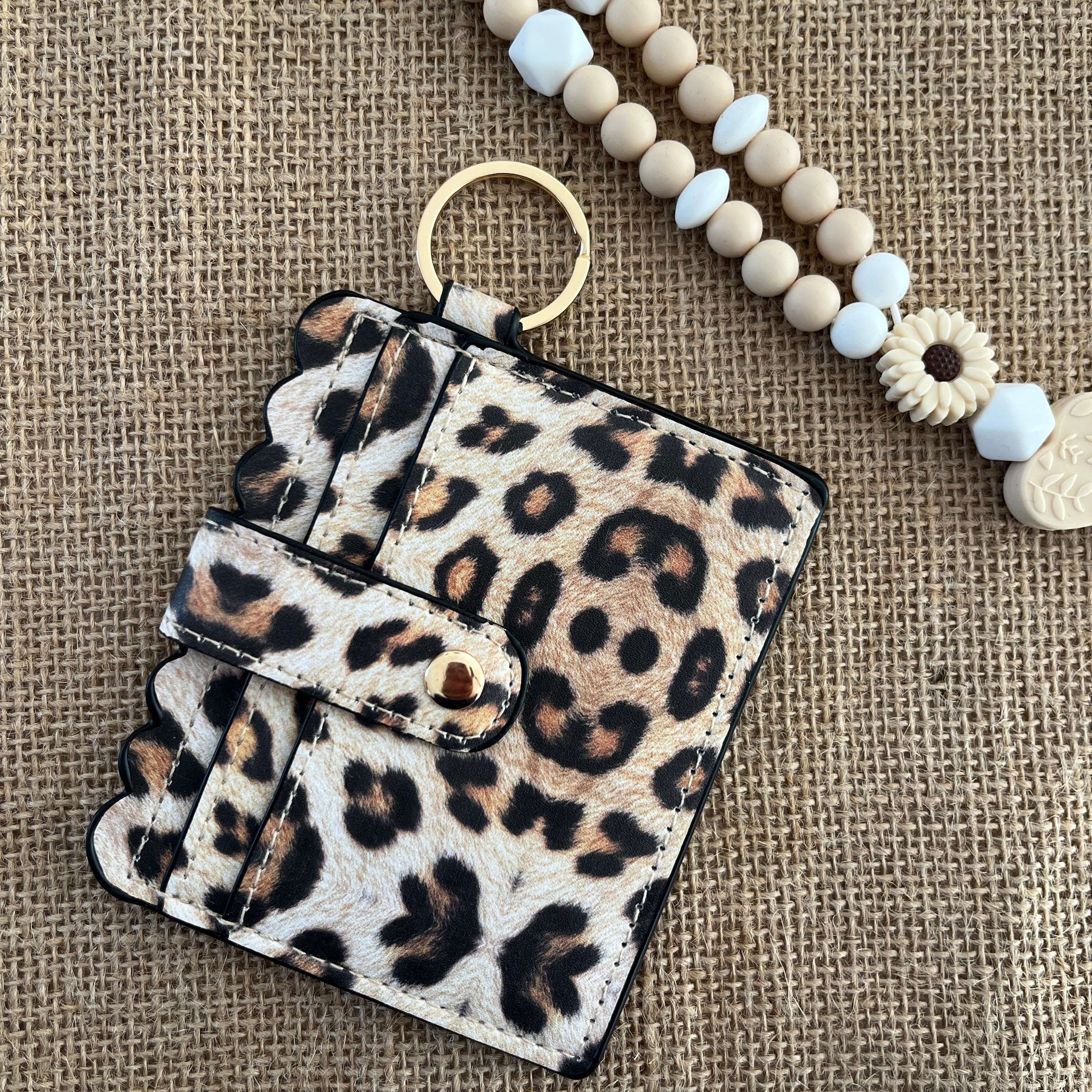 Portefeuille leopard pour femme chic et tendance