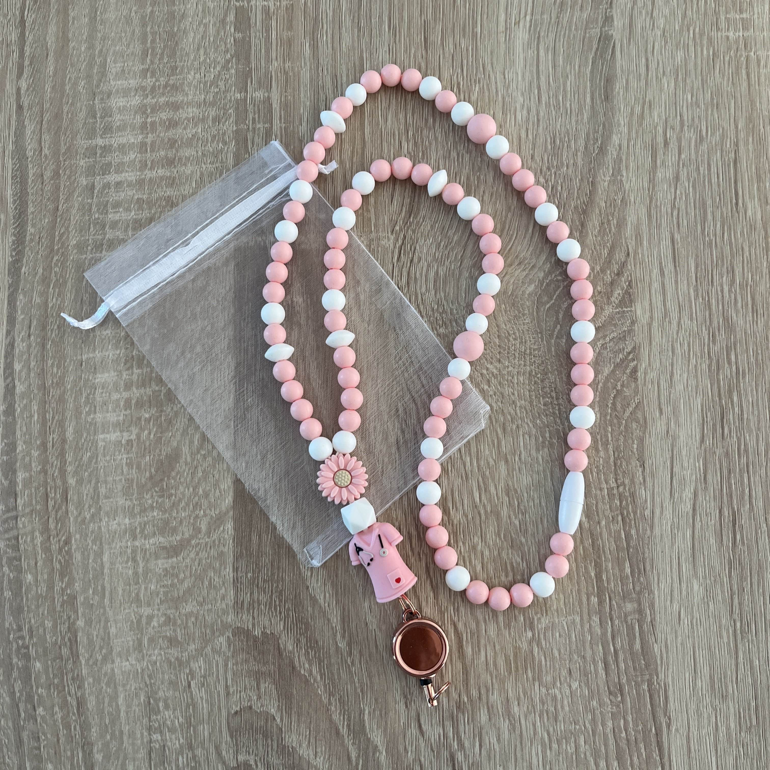 Porte Badge Enrouleur Infirmière Rose