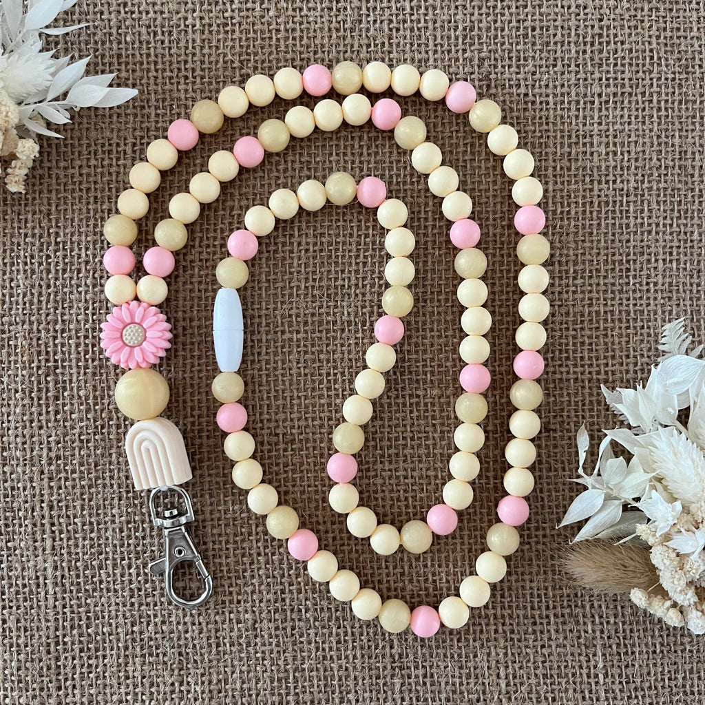 tour de cou marguerite rose creme infirmiere