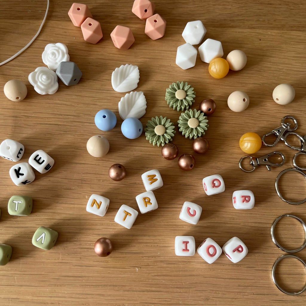 perles pour Porte-clés personnalisé avec prénom, aux couleurs naturelles
