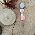 Porte-carte enrouleur infirmière rose et blanc en perles de silicone 