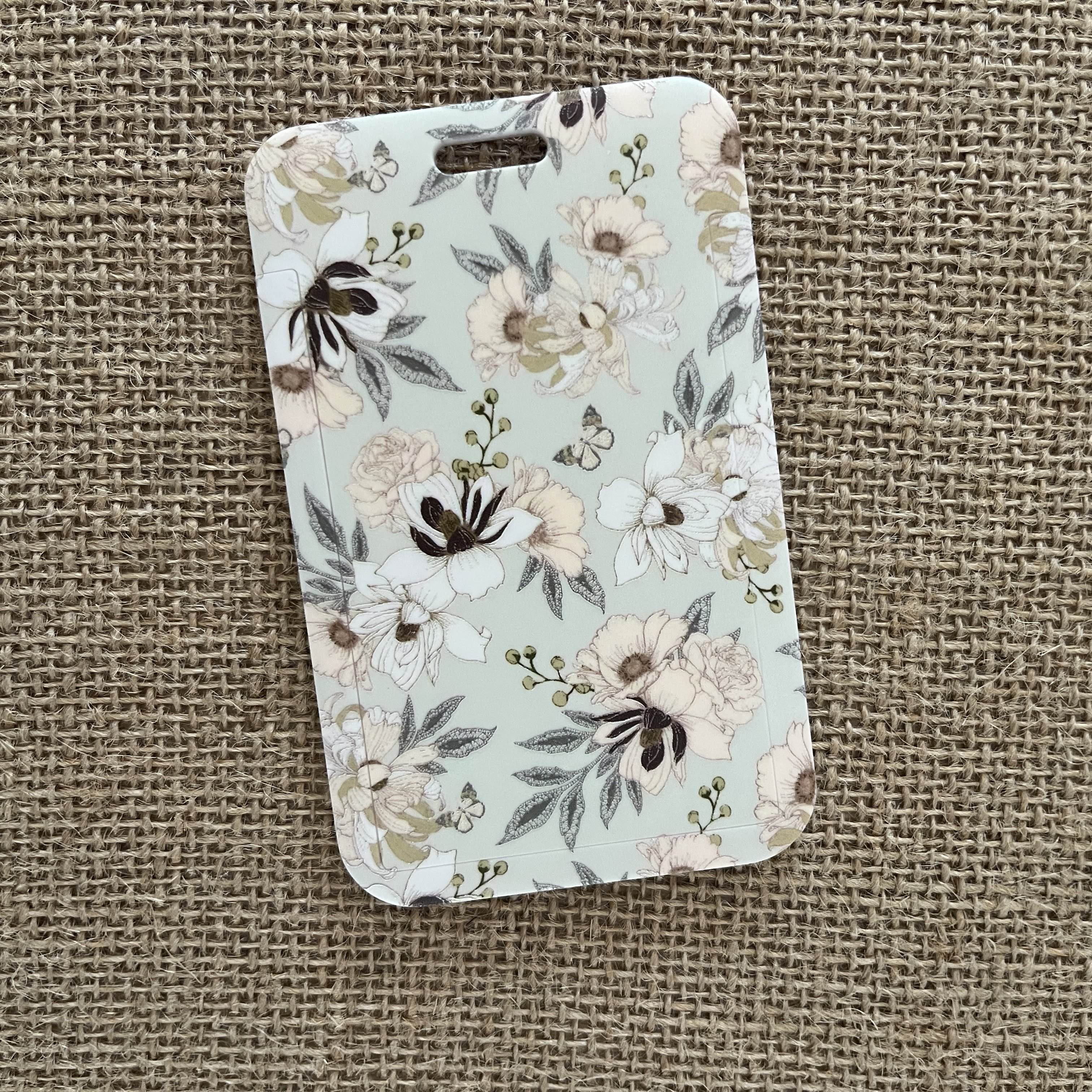 porte badge infirmière fleurs beige badge rigide mignon