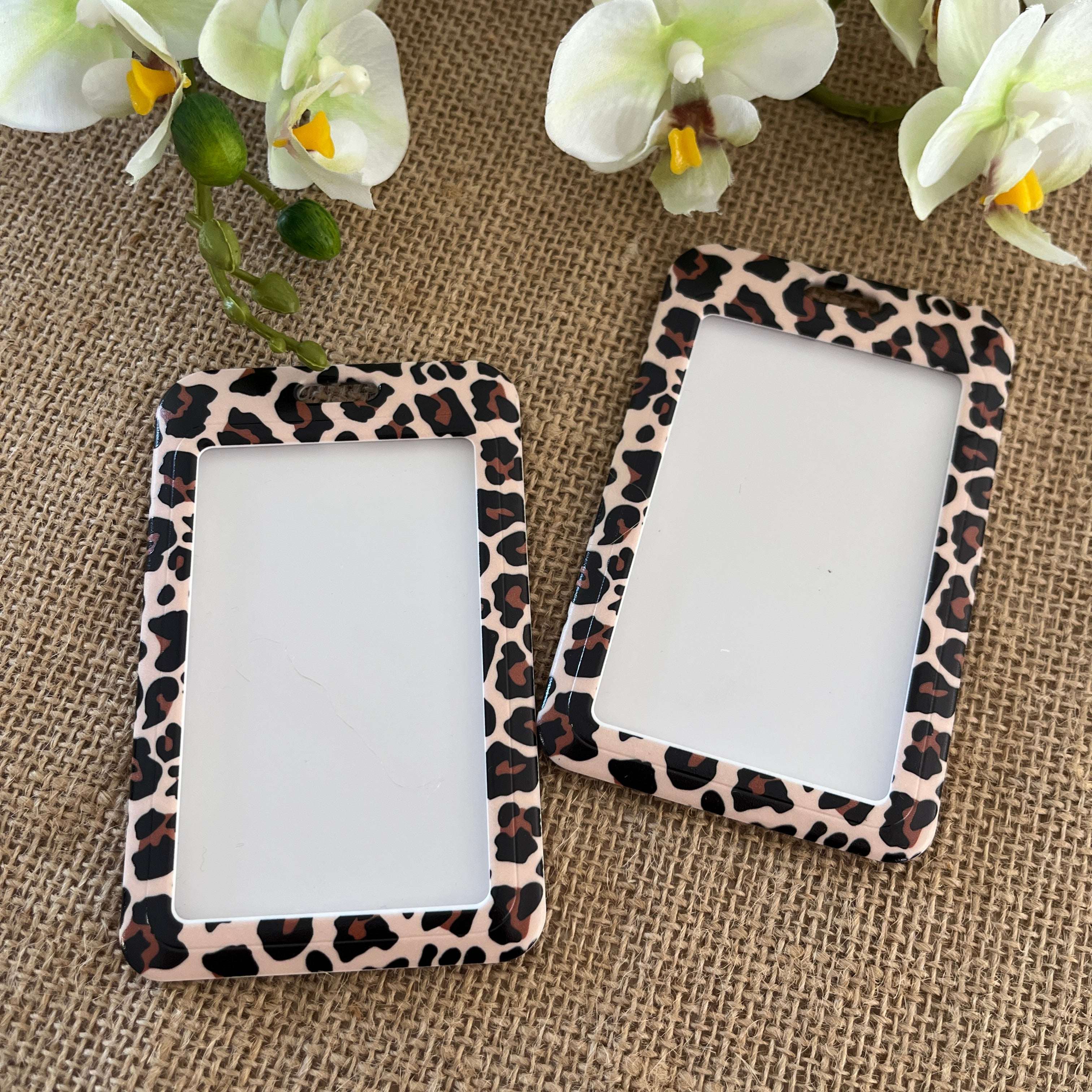 Porte-badge rigide leopard marron noir rigide et solide