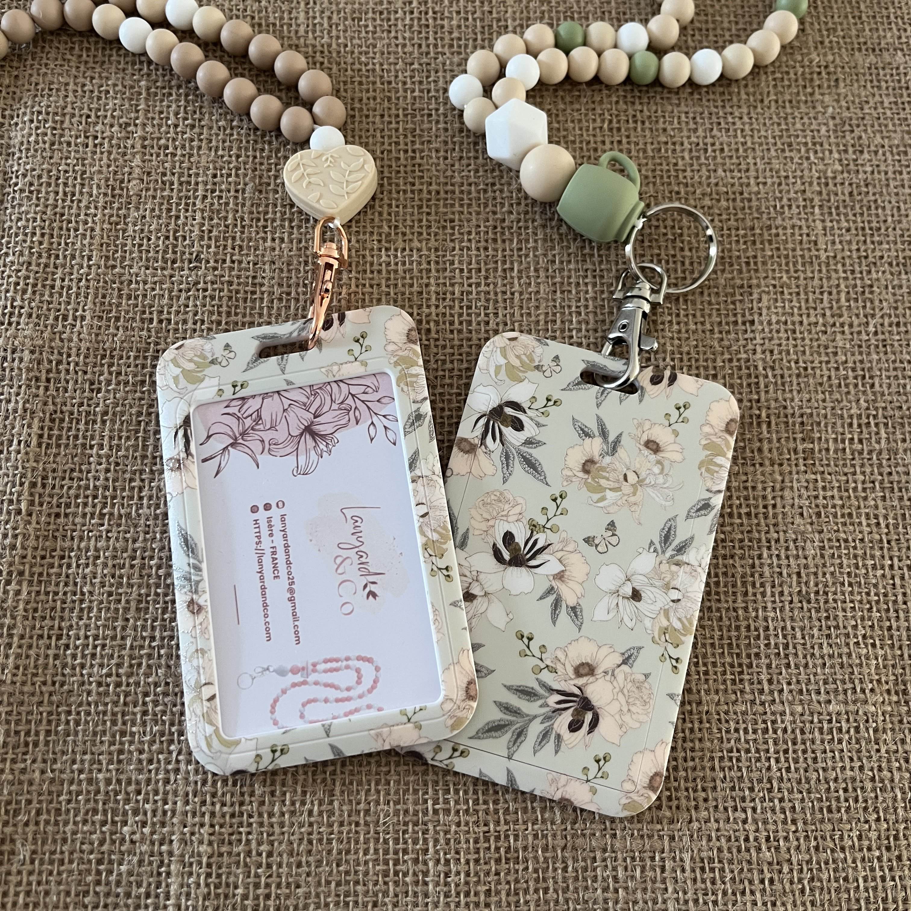 porte carte fleurs beige badge rigide élégant