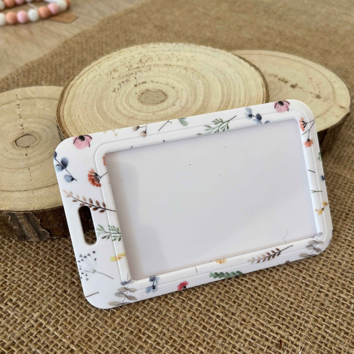 Porte Carte Fleurs Printemps – Étui Badge Rigide Élégant & Pratique