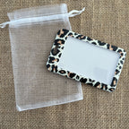 etui badge leopard blanc rigide protection cartes identite