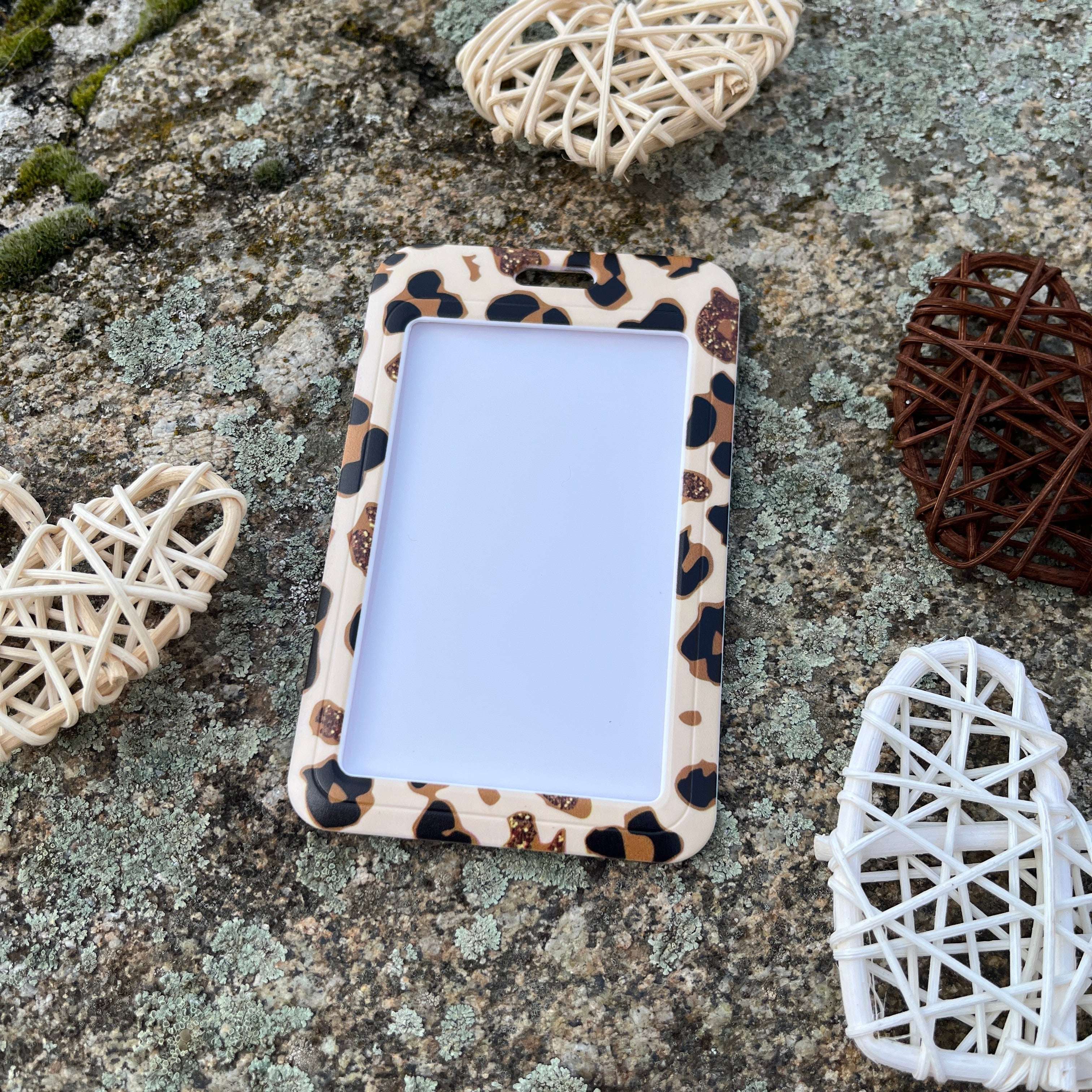 Porte-Carte Léopard Femme – Étui Carte Bancaire Compact et Tendance 