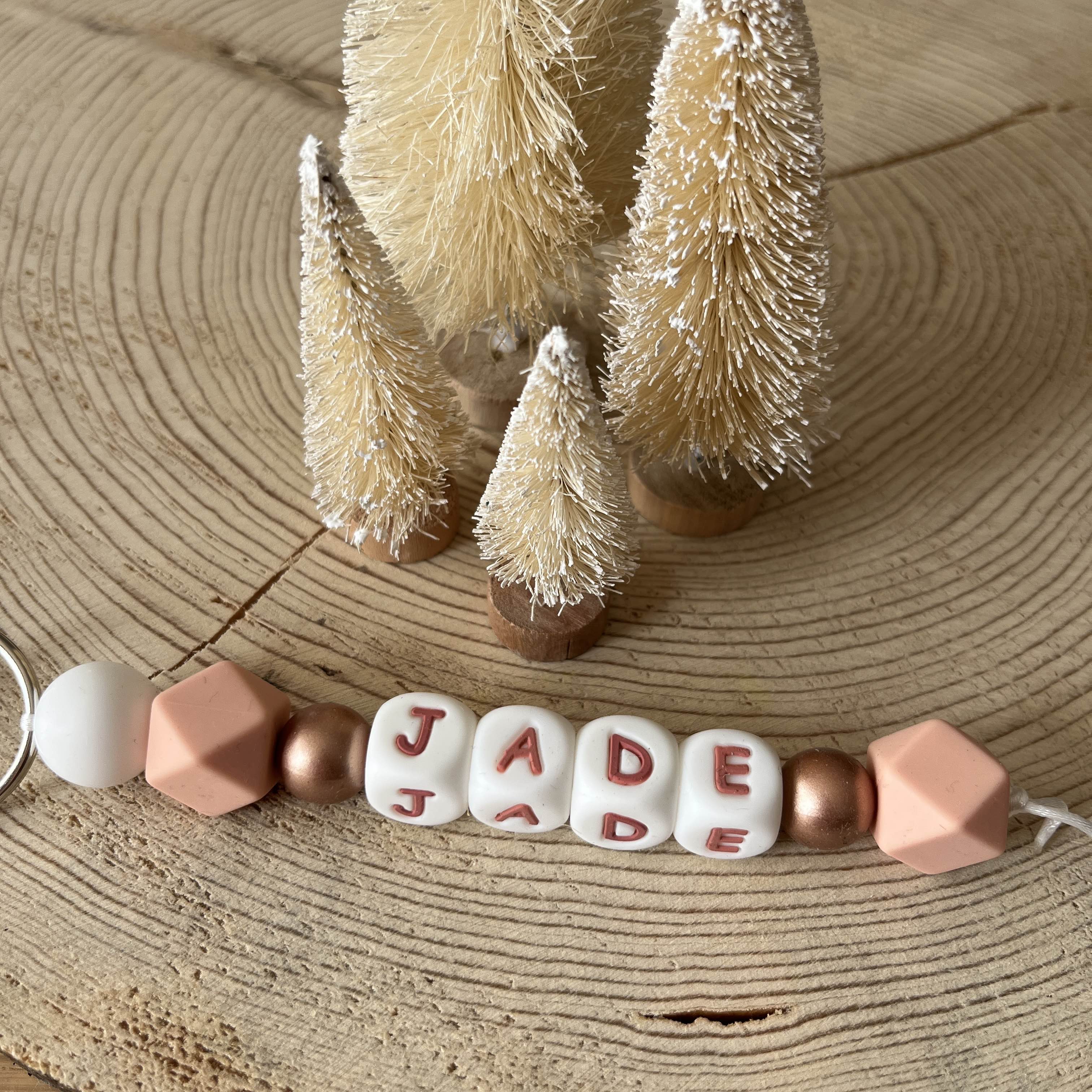 Porte-clés personnalisé en perles de silicone avec prénom, rose, blanc, or rose sur fil blanc