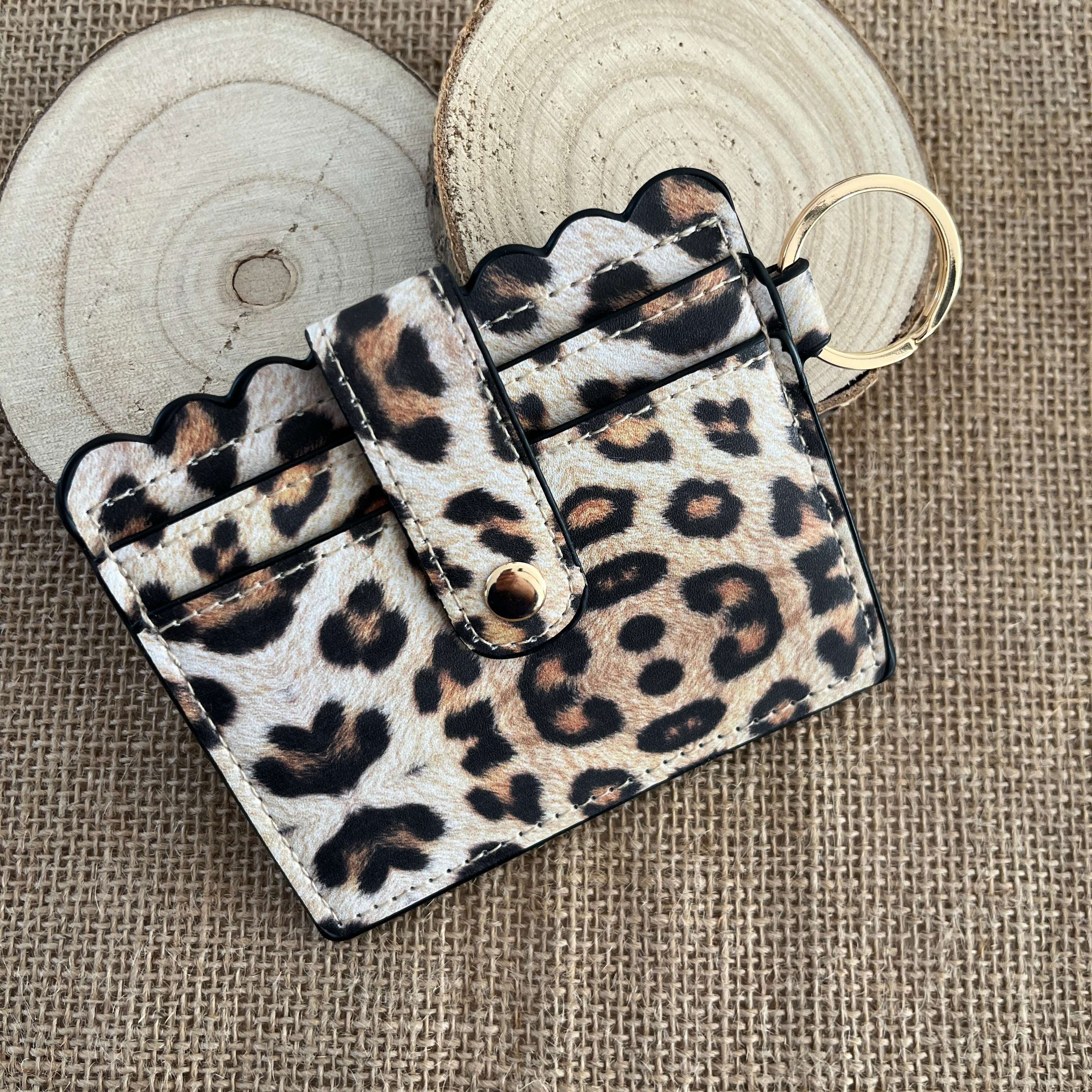portefeuille et porte-clef leopard femme tendance