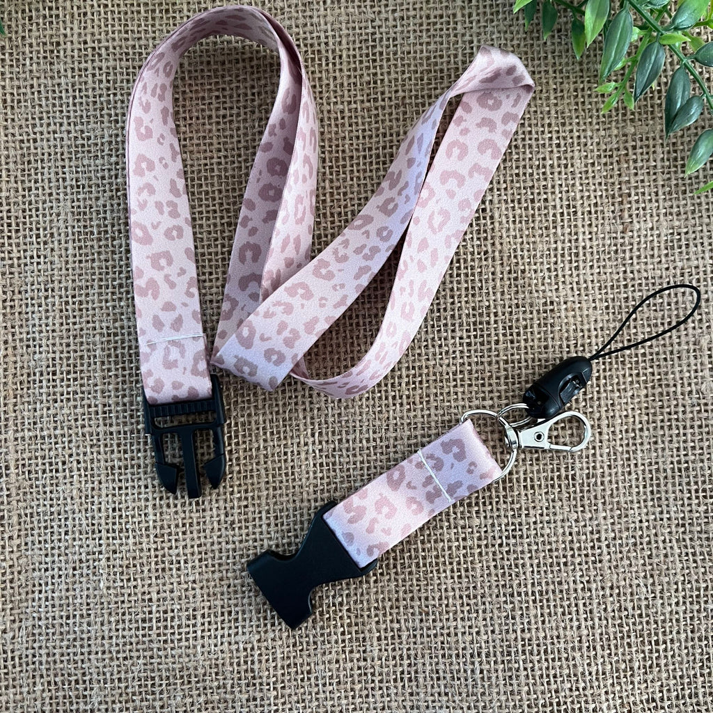 Lanyard motif leopard élégant avec clip détachable et attache badge